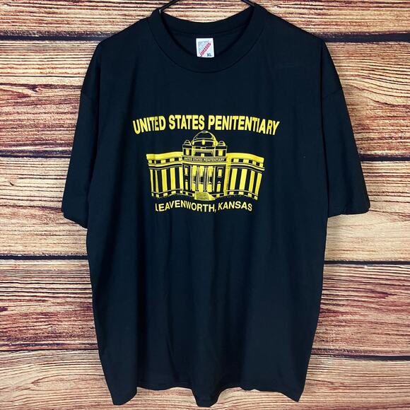 Vintage 1990s Leavenworth Kansas Penitentiary Prison T-shirt - Picture 2 of 5